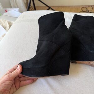 REVOLVE Pura Lopez Black Suede Wedge Boots. Great comfortable Sexy ❤️
